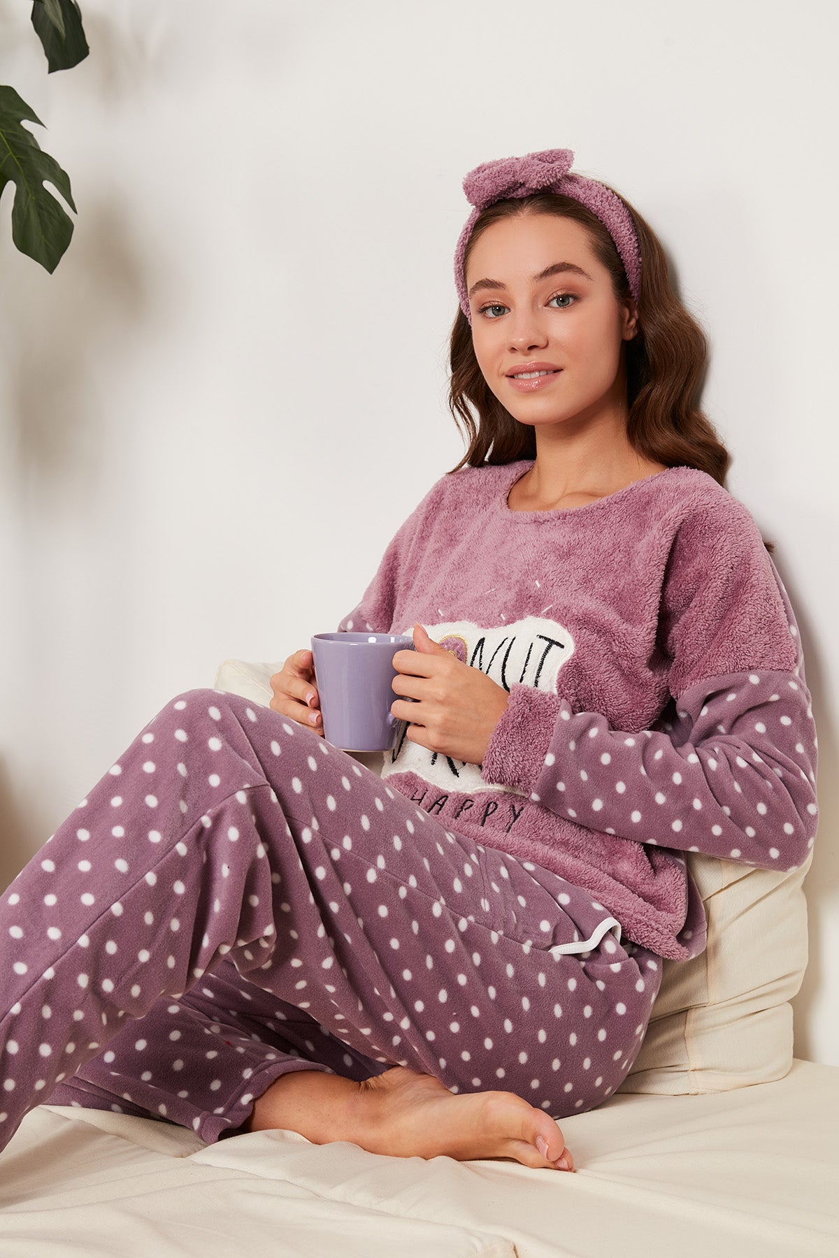 Lela Baskılı Puantiyeli Saç Bantlı Peluş Bayan Pijama Takımı 6094120 LİLA